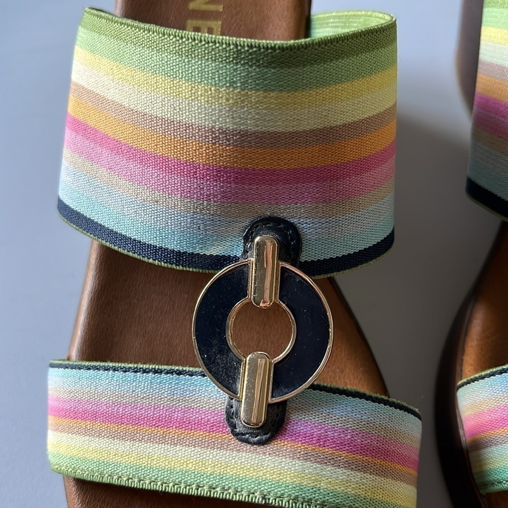 Anne Klein Hayda platform 2.5 inch wedged open toed sandals. Size 6. Look new. - Picture 2 of 8